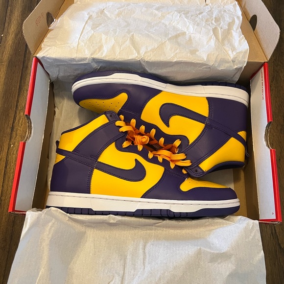 Nike Dunk High Lakers☀️ (DEADSTOCK) - Picture 2 of 4